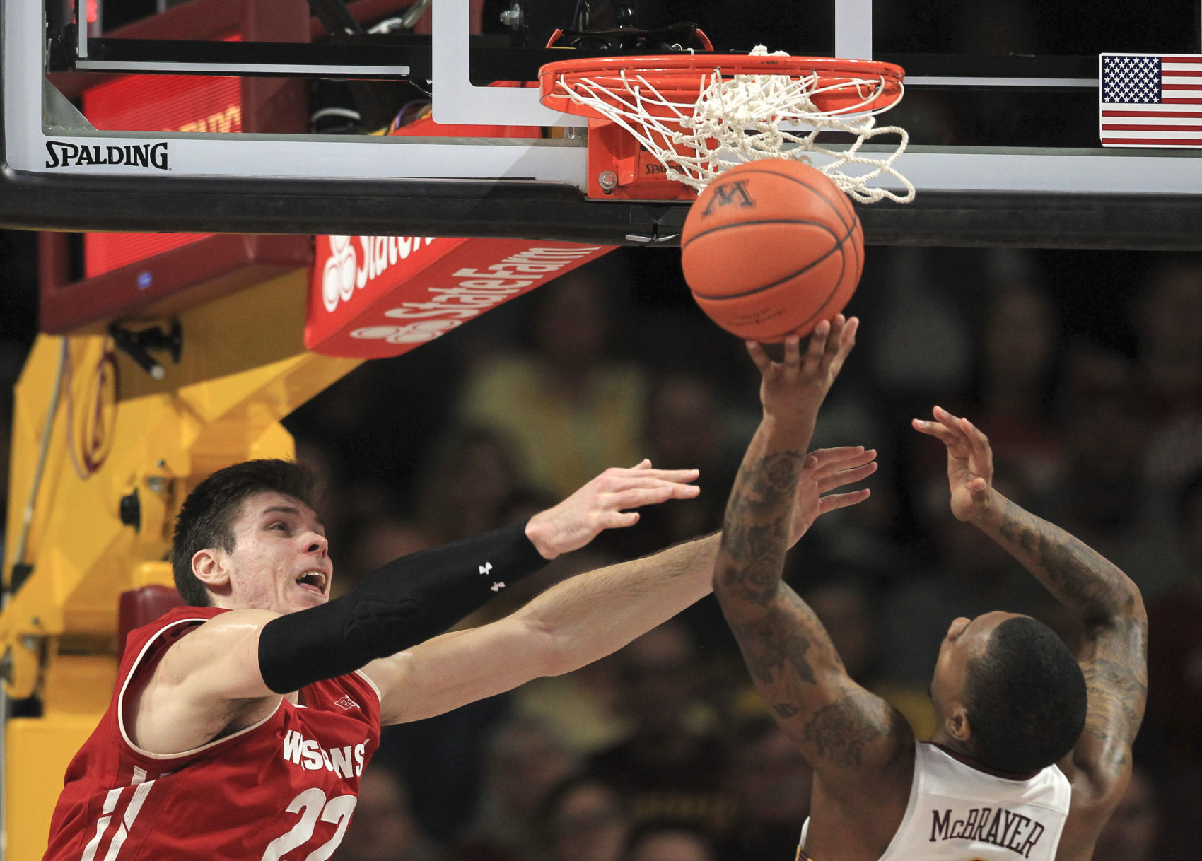 Badgers 56, Golden Gophers 51
